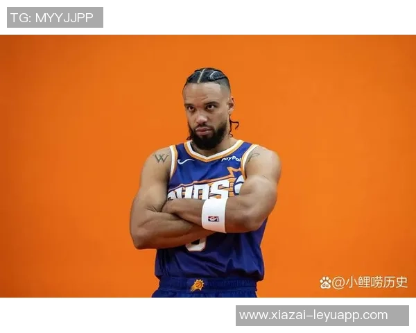 真爱无敌狄龙赛后与火箭队员亲切握手并与费尔蒂塔亲密交流 真爱无敌狄龙赛后与火箭队员亲切握手并与费尔蒂塔亲密交流